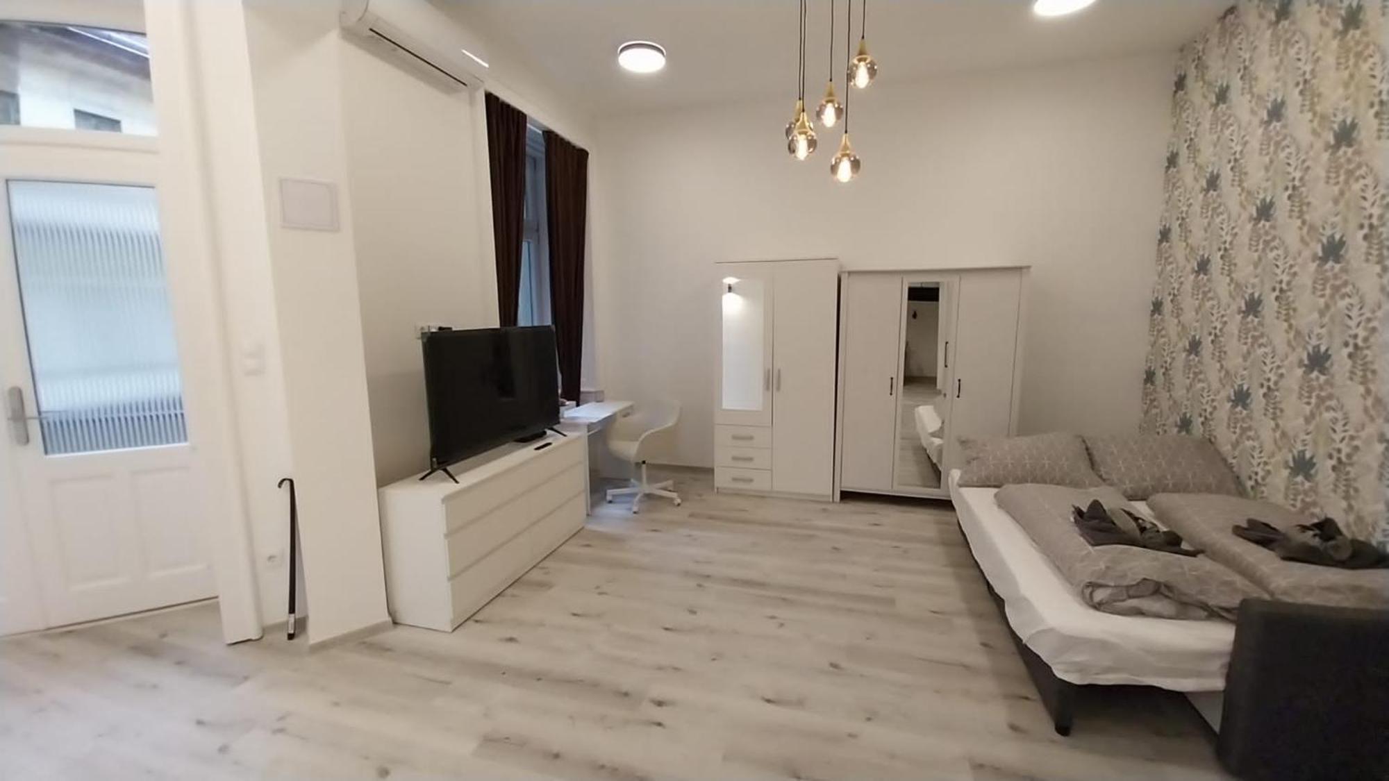 Szekely Apartment Near Deak Ferenc Square With Free Parking In Garage Будапешт Экстерьер фото