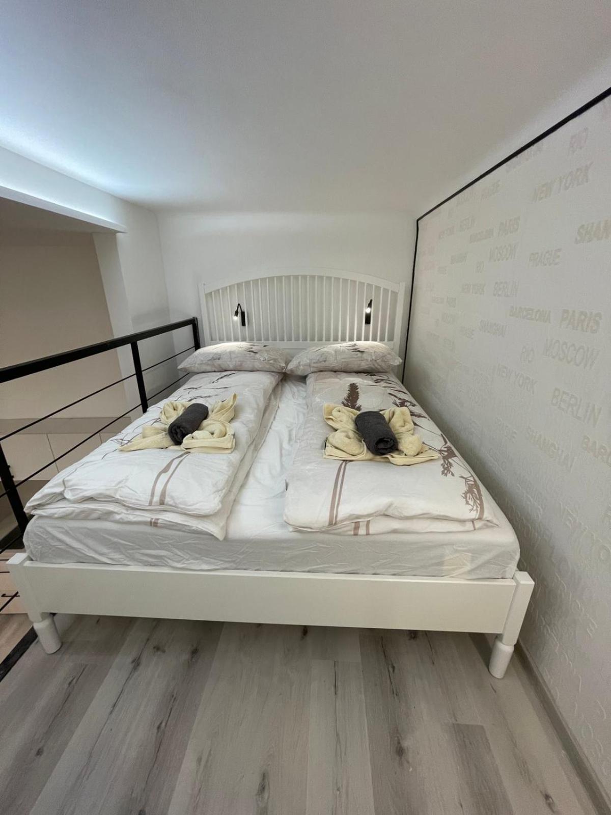 Szekely Apartment Near Deak Ferenc Square With Free Parking In Garage Будапешт Экстерьер фото