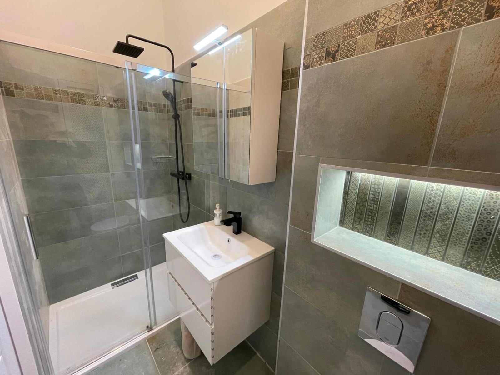 Szekely Apartment Near Deak Ferenc Square With Free Parking In Garage Будапешт Экстерьер фото