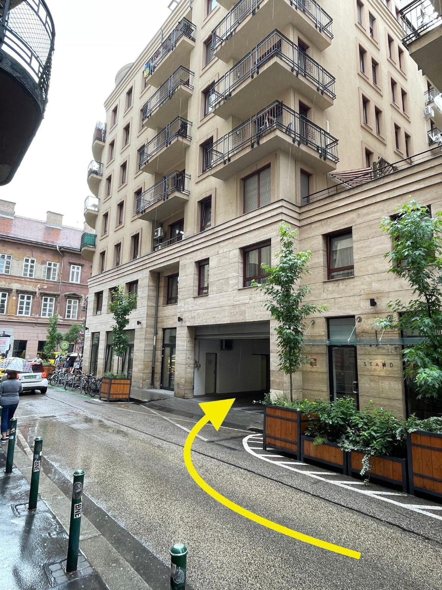 Szekely Apartment Near Deak Ferenc Square With Free Parking In Garage Будапешт Экстерьер фото